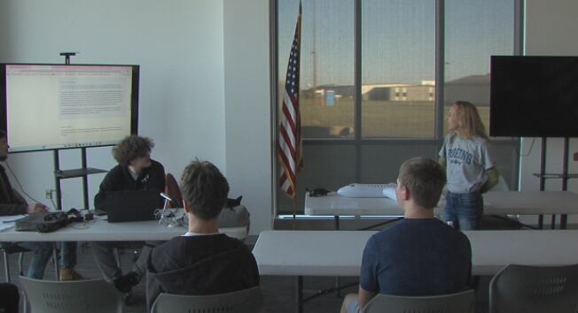 Southern Illinois program trains high schoolers to be future aviation mechanics