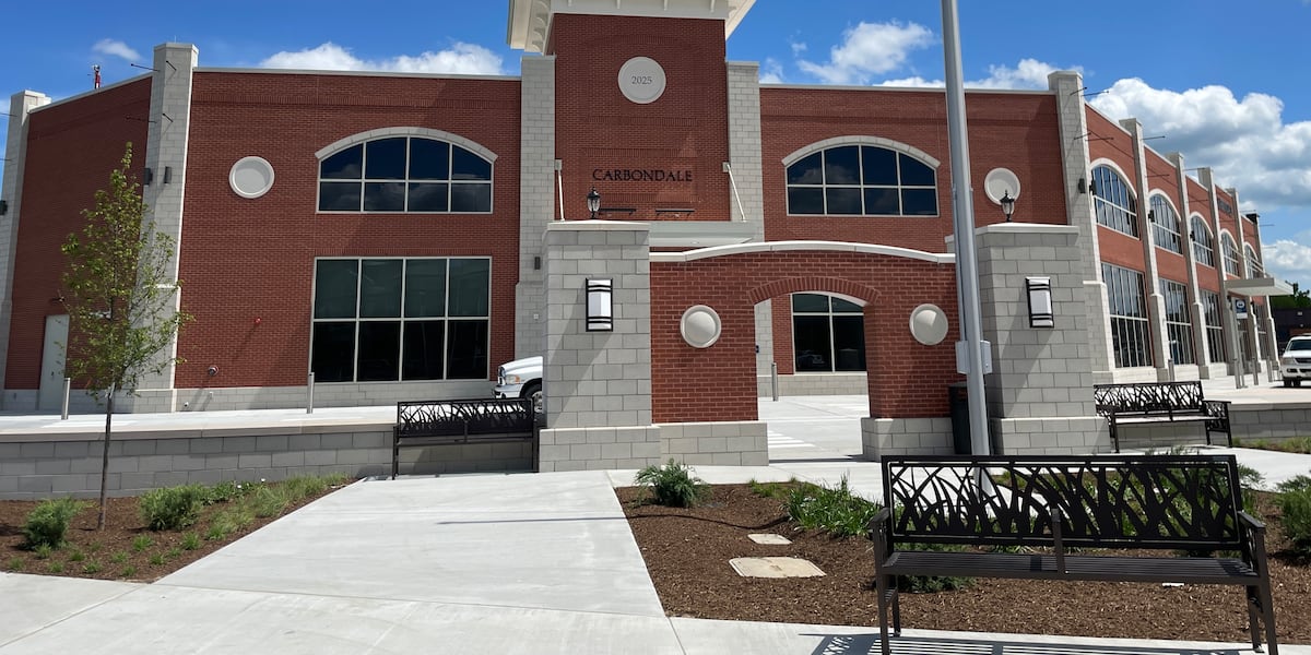 New parking lot for Amtrak passengers now open in Carbondale