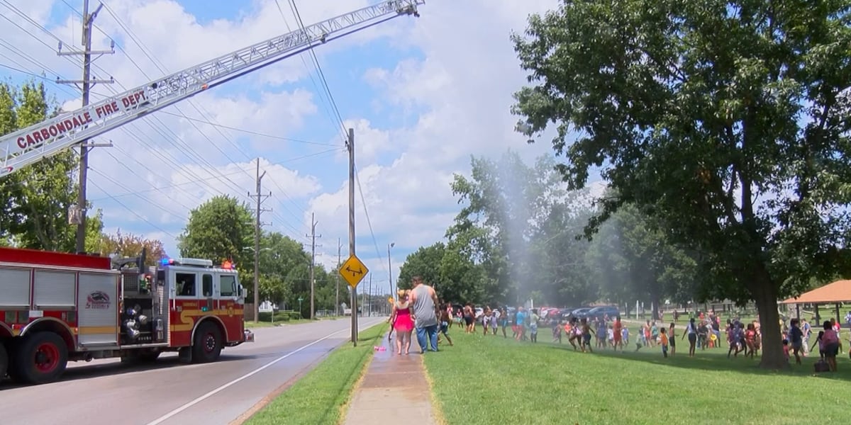 Families beat the heat thanks to Carbondale Fire Department