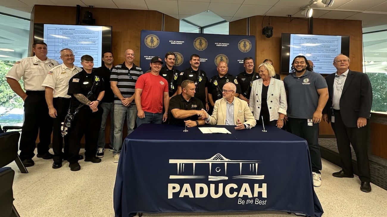City of Paducah, firefighters union sign new three-year labor agreement