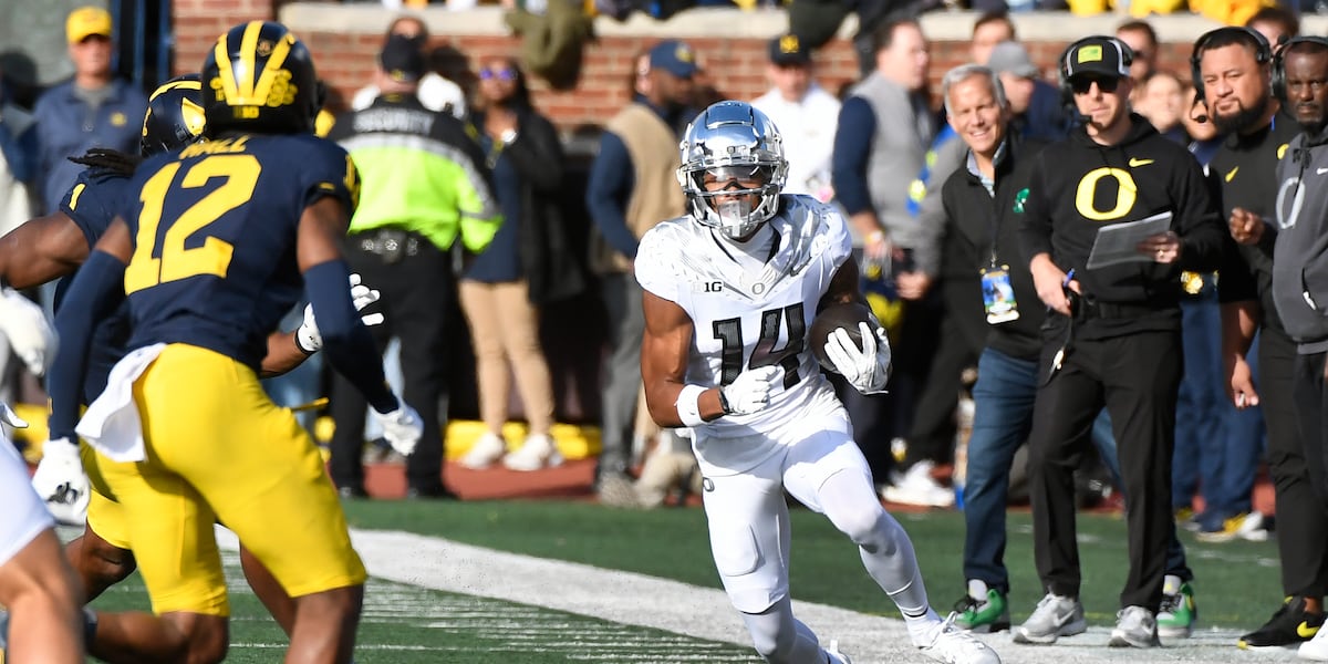 AP Top 25: Oregon a unanimous No. 1 ahead of 1st CFP rankings, followed ...